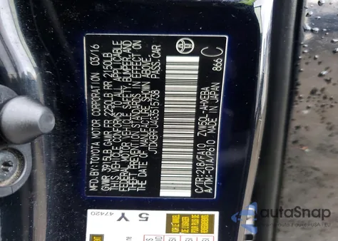 2016 Toyota Prius z USA, uszkodzony, nr VIN JTDKBRFU4G3515738